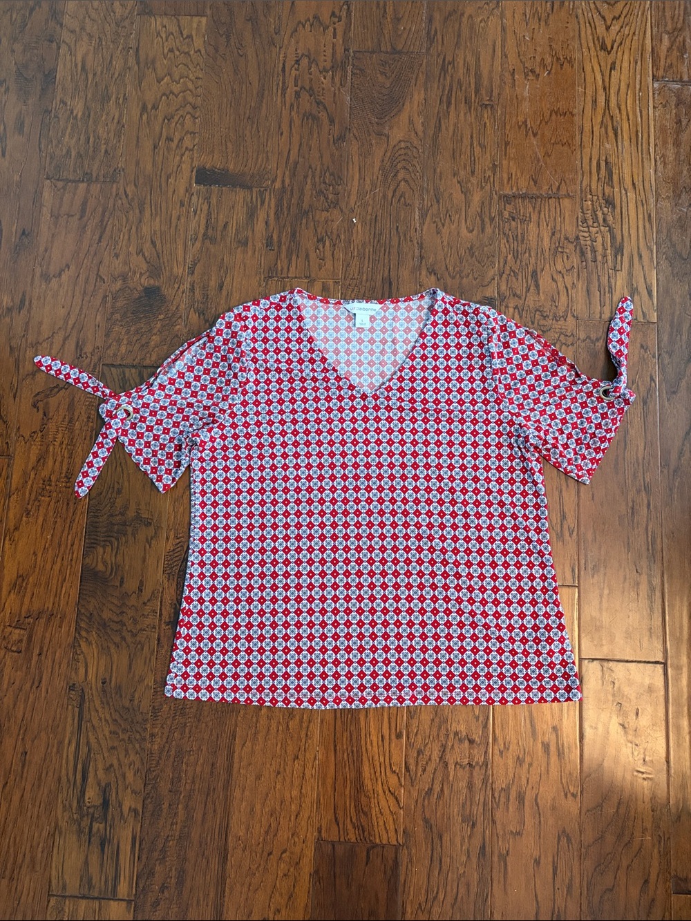 Women’s Red Geometric V-Neck Tie-Sleeve Top